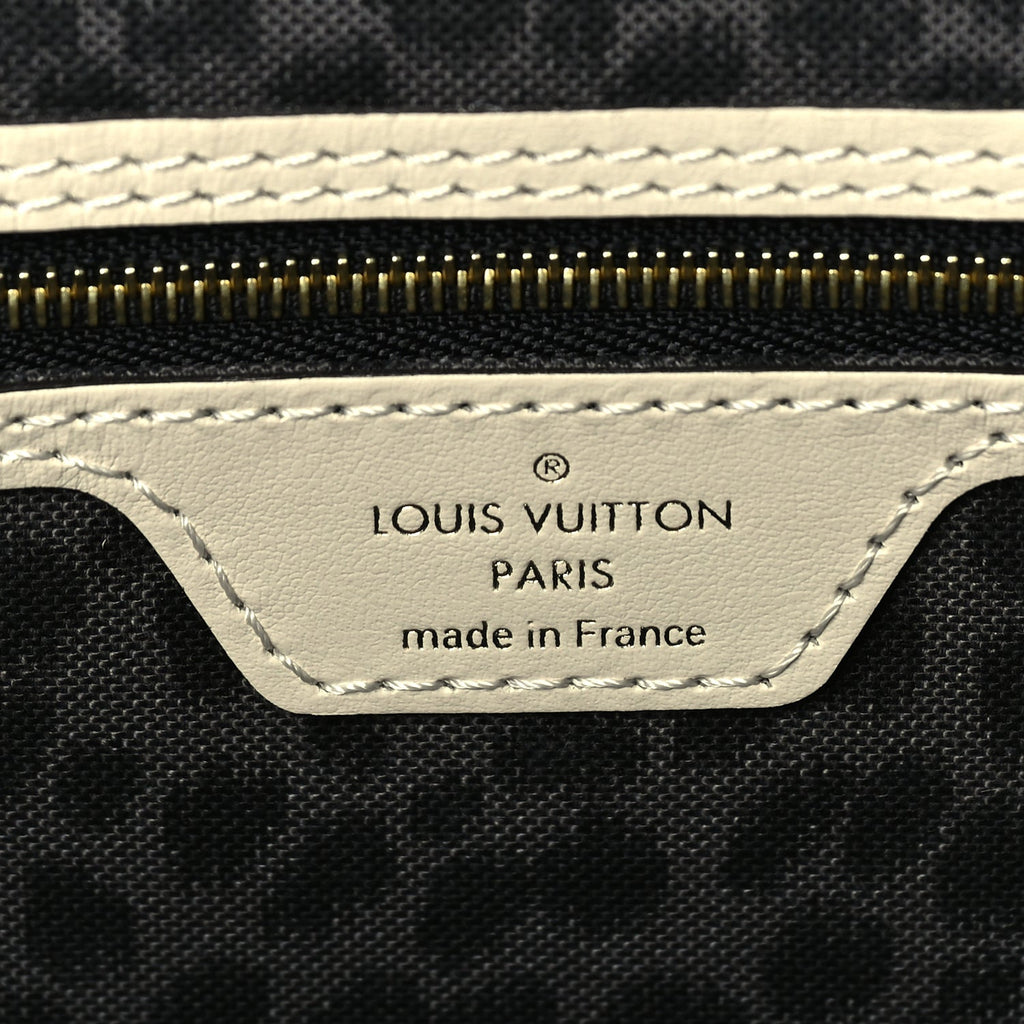 Louis Vuitton Monogram Giant Wild at Heart Neverfull MM  Creme