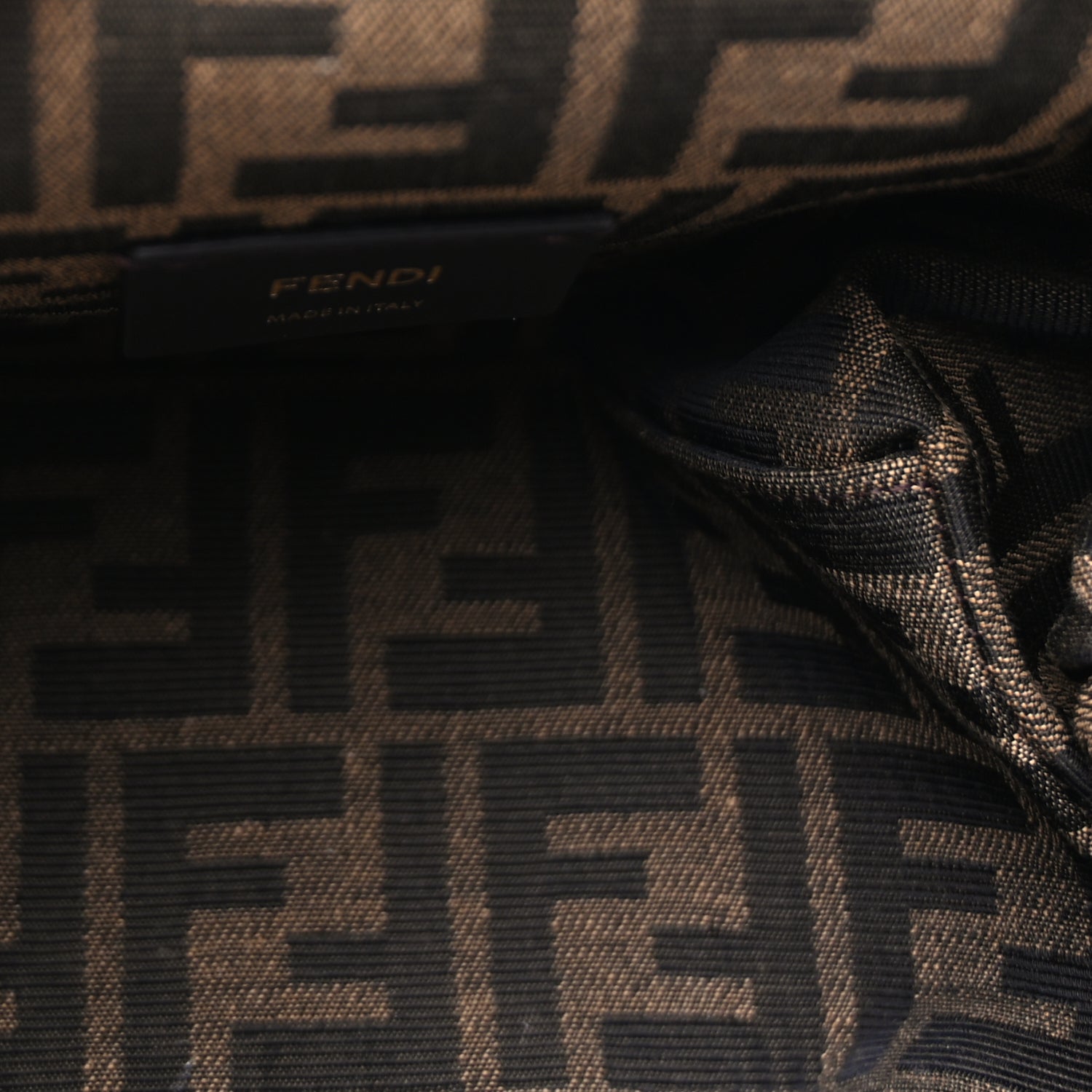 Fendi Shiny Nappa Small Fendi First  Ghiaia