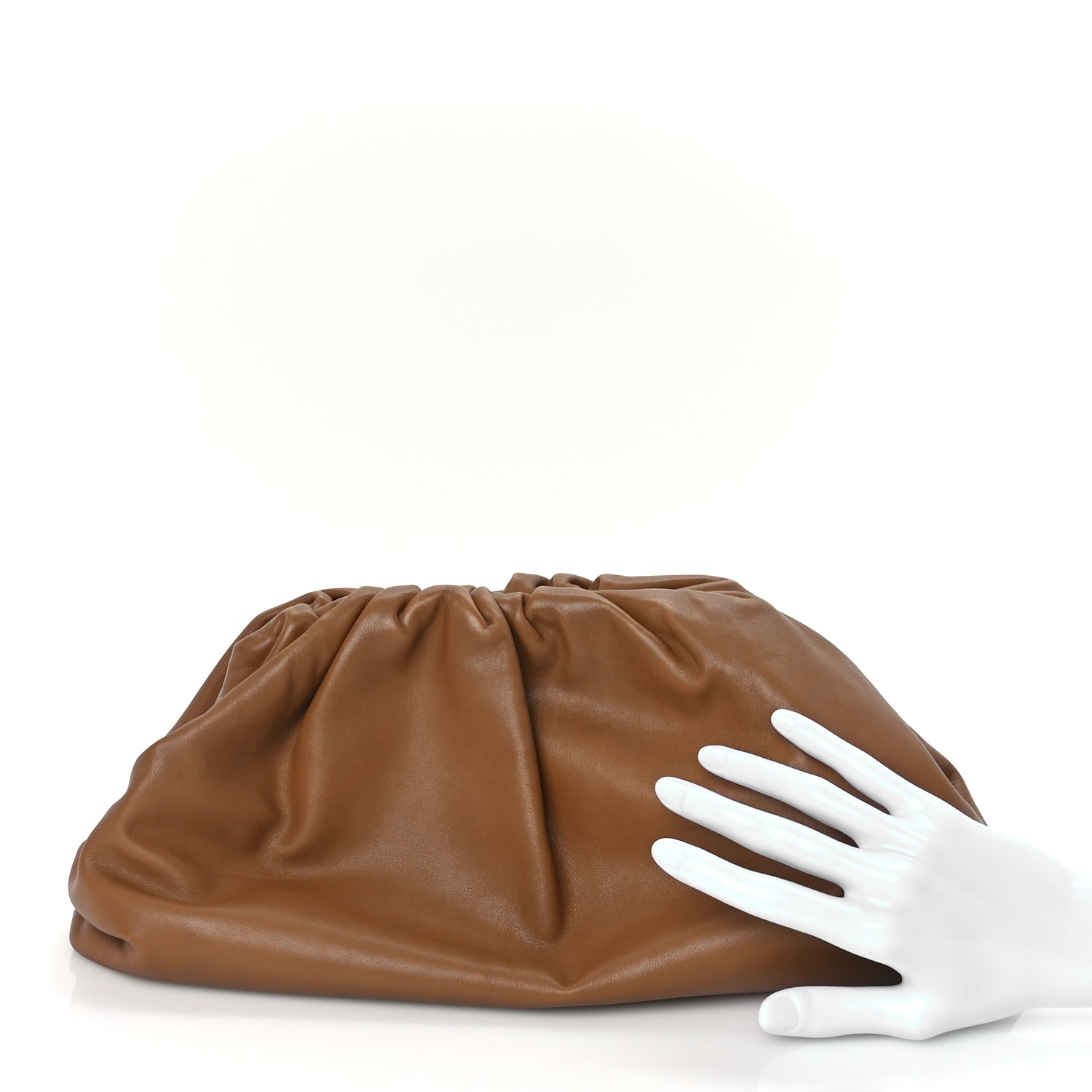 Bottega Veneta Smooth Butter Calf The Pouch Oversized Clutch Cammello